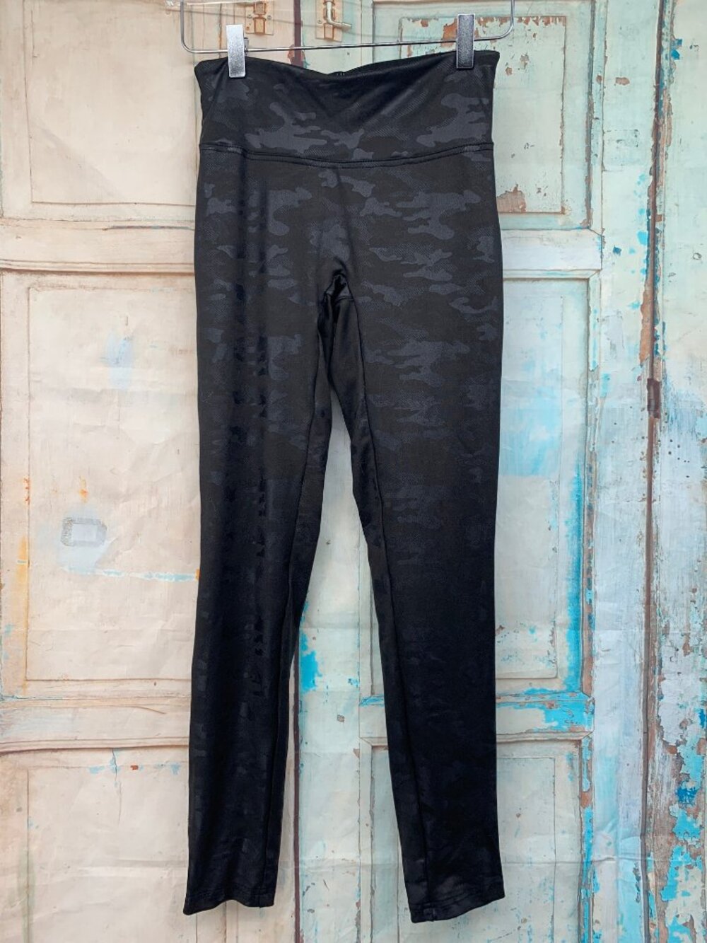 Stella Luce Black Camo Pattern High-Waisted Compression Leggings Ankle Length Si